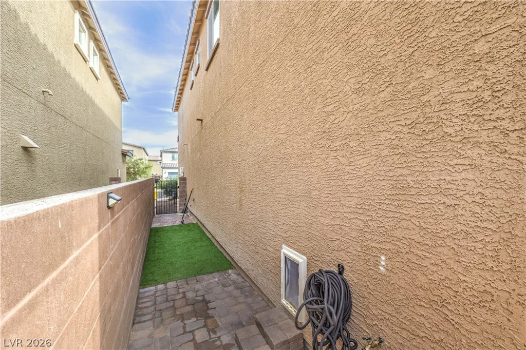 7743 Moore Creek, North Las Vegas, NV 89084