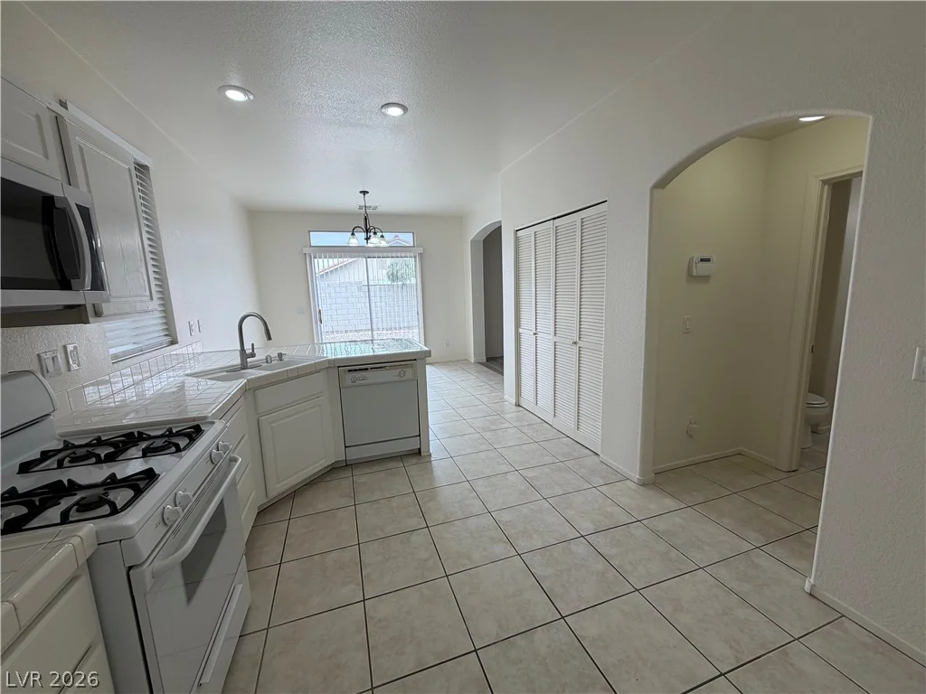 1094 Scarlet Haze, Las Vegas, NV 89183