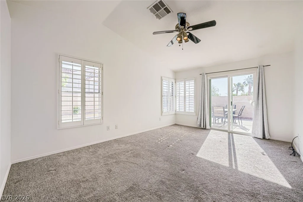 10236 Desert Wind, Las Vegas, NV 89144