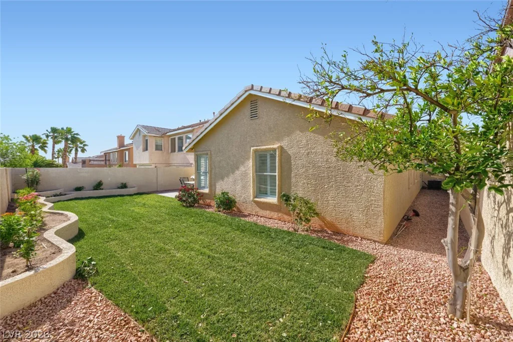 10236 Desert Wind, Las Vegas, NV 89144
