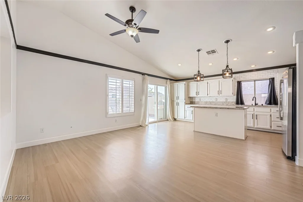 10236 Desert Wind, Las Vegas, NV 89144