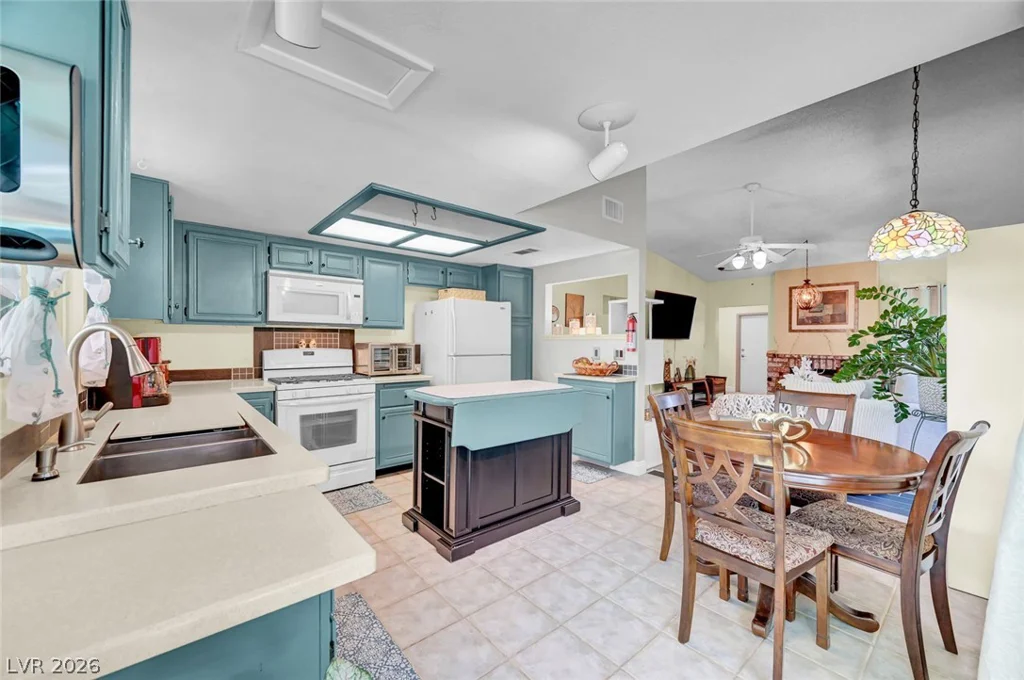 6920 Senton, Las Vegas, NV 89108
