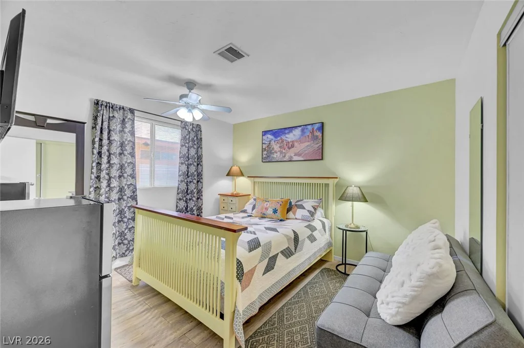 6920 Senton, Las Vegas, NV 89108
