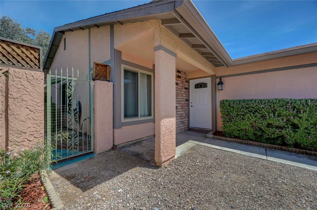 6920 Senton, Las Vegas, NV 89108