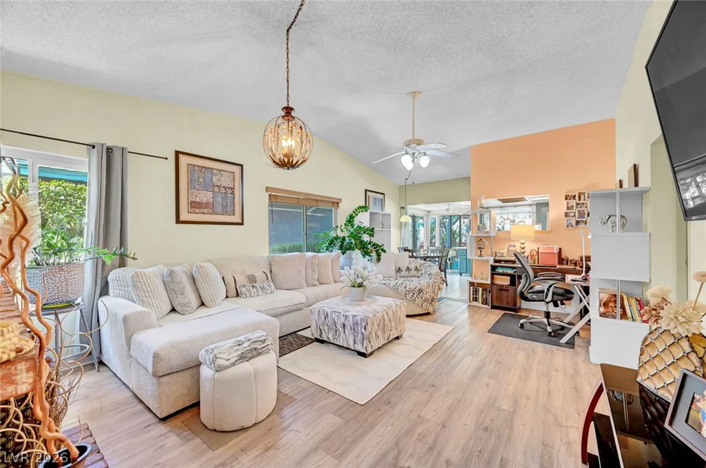 6920 Senton, Las Vegas, NV 89108