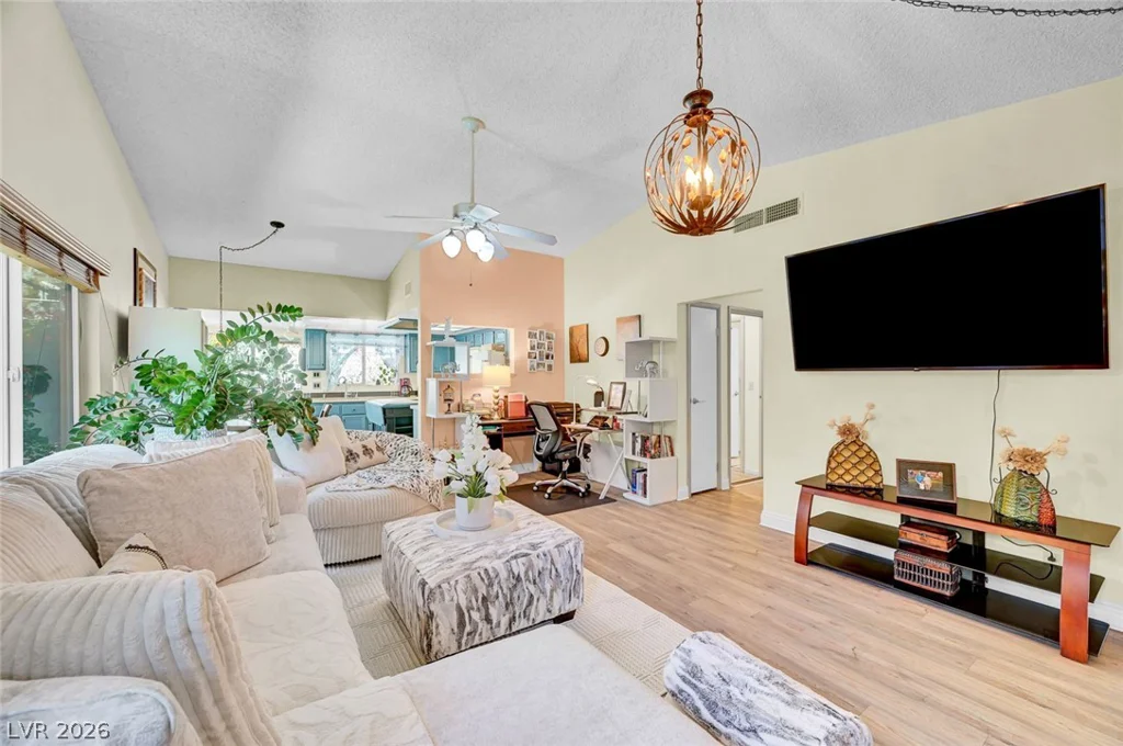 6920 Senton, Las Vegas, NV 89108