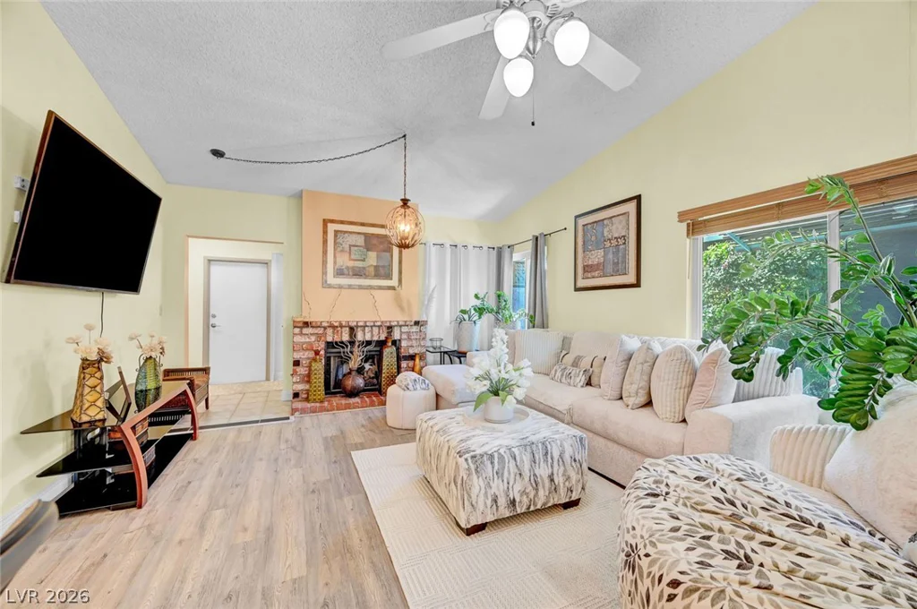6920 Senton, Las Vegas, NV 89108