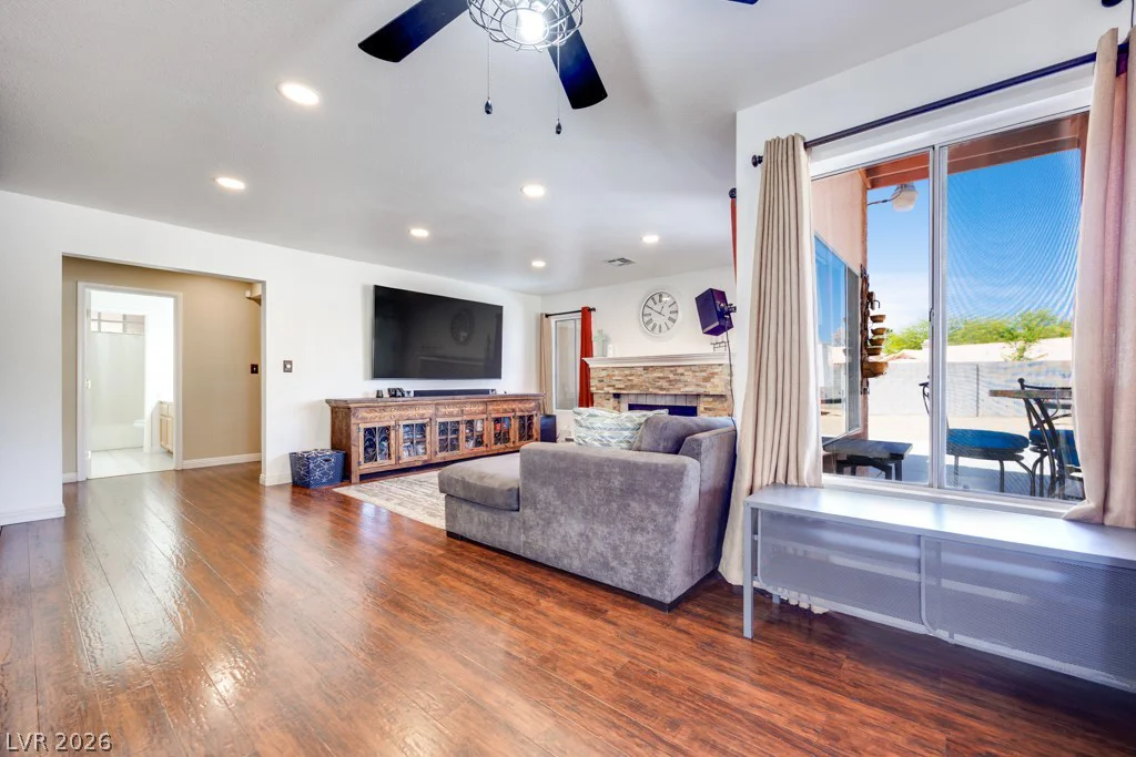 5808 Lone Song, North Las Vegas, NV 89031