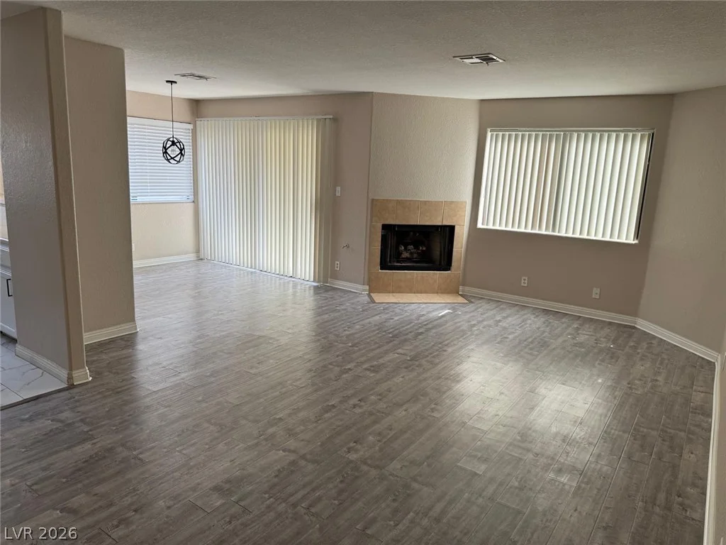 5048 Rainbow, Las Vegas, NV 89118