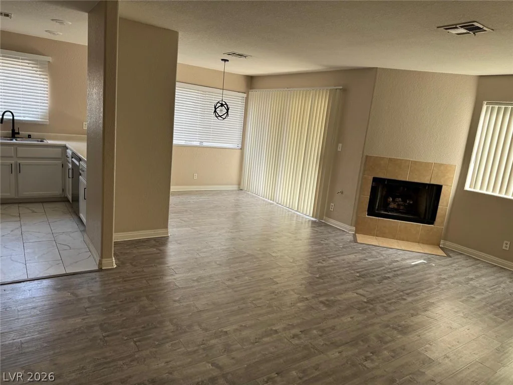 5048 Rainbow, Las Vegas, NV 89118