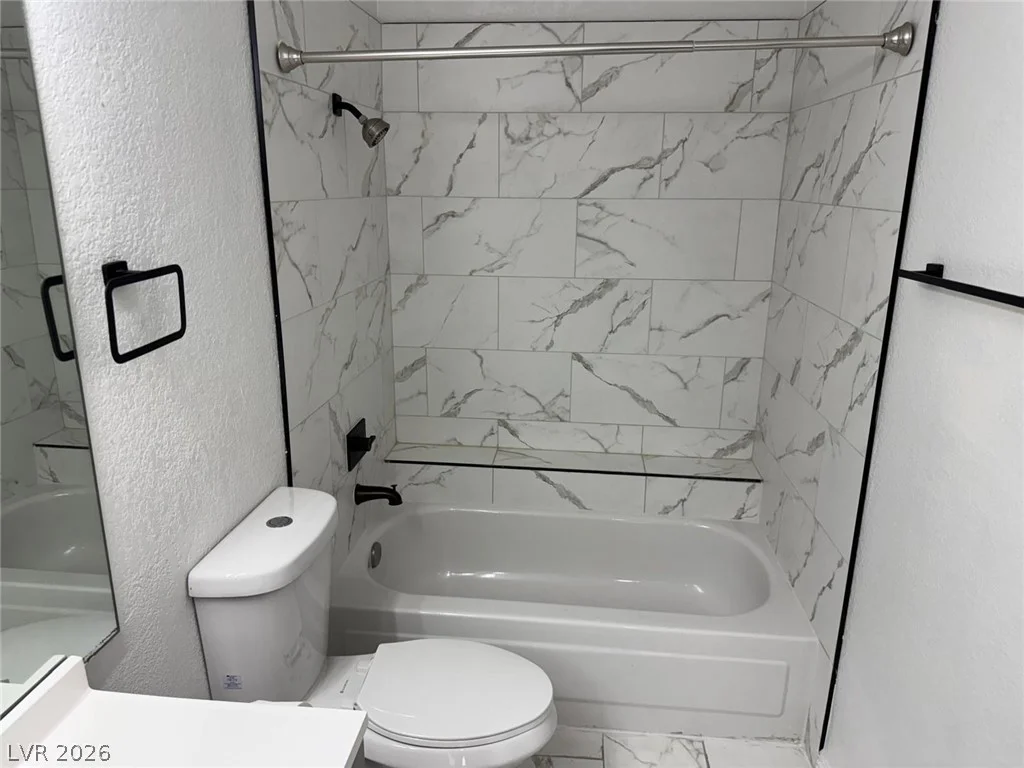 5048 Rainbow, Las Vegas, NV 89118