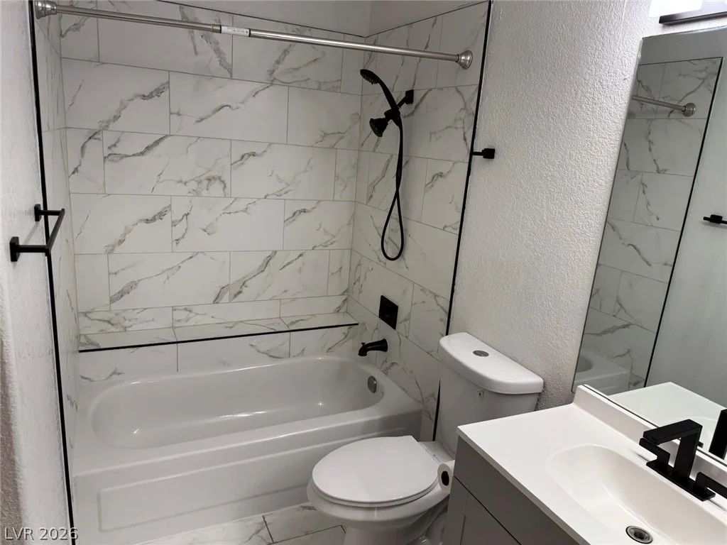 5048 Rainbow, Las Vegas, NV 89118