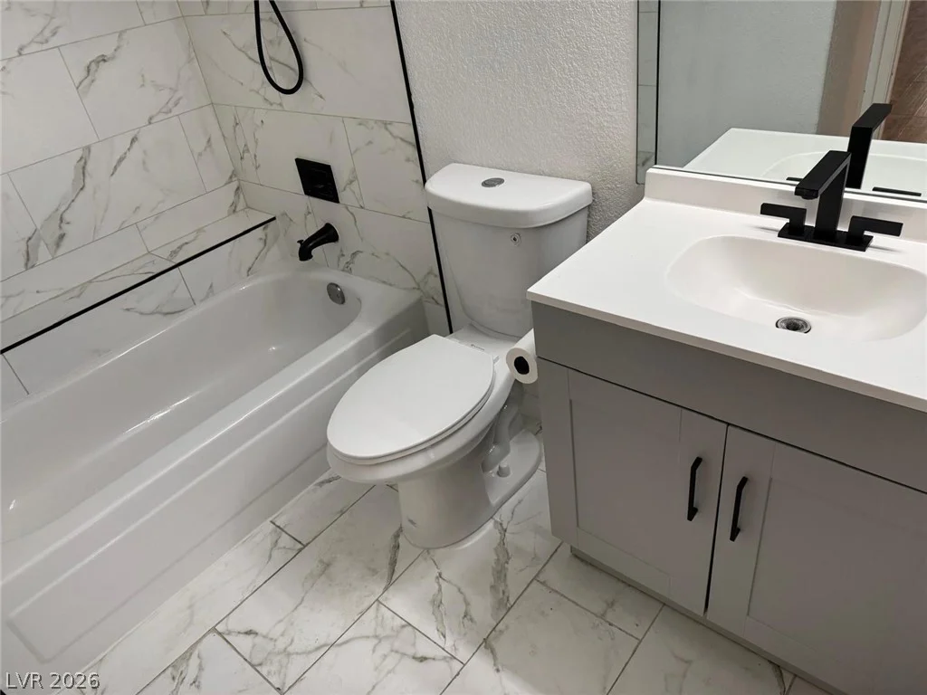 5048 Rainbow, Las Vegas, NV 89118