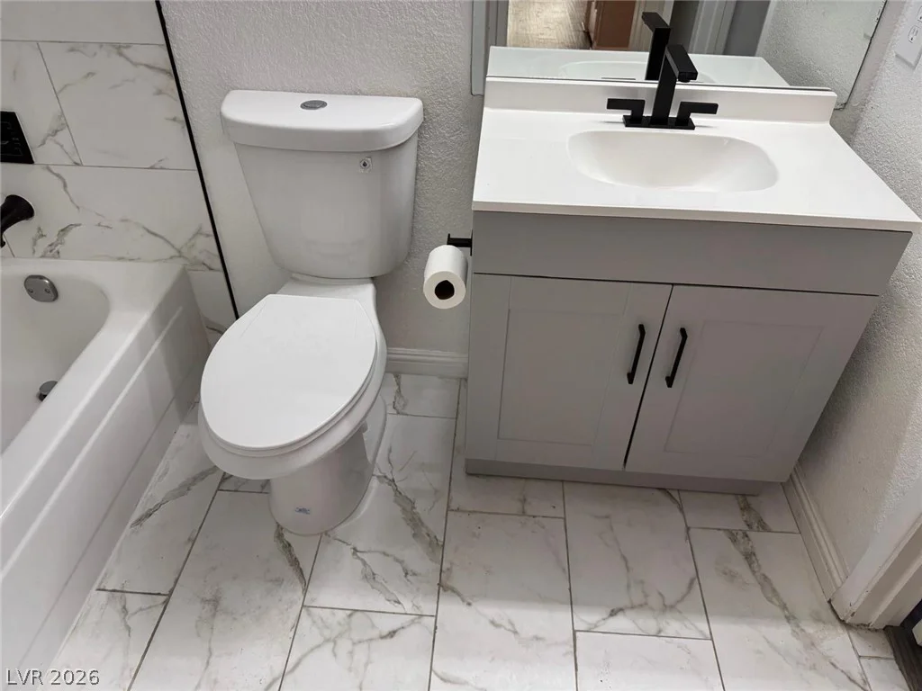 5048 Rainbow, Las Vegas, NV 89118