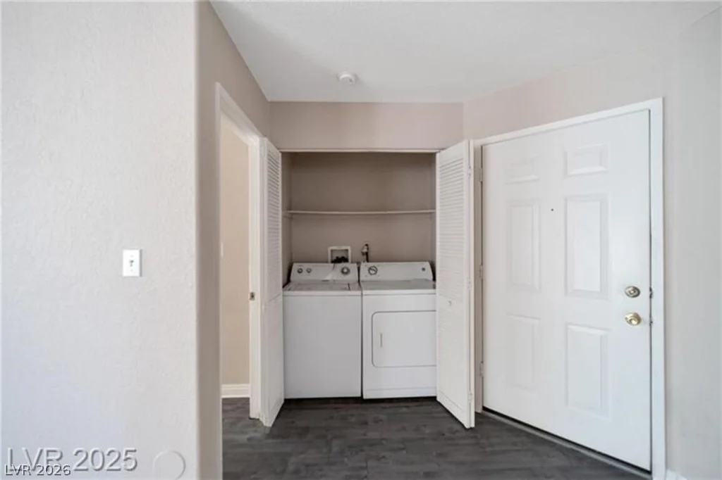 5048 Rainbow, Las Vegas, NV 89118