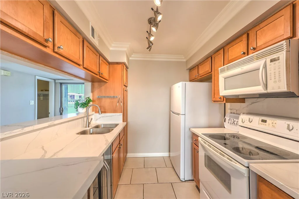 714 Oakmont, Las Vegas, NV 89109