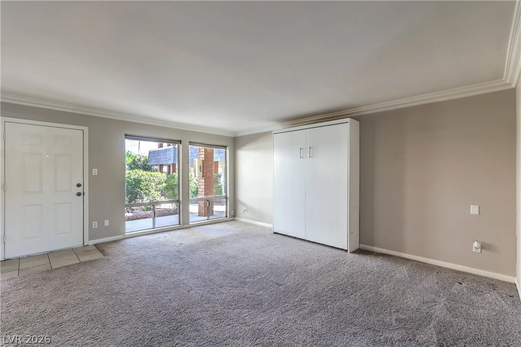 714 Oakmont, Las Vegas, NV 89109