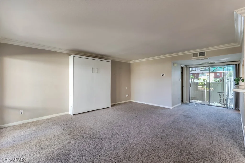 714 Oakmont, Las Vegas, NV 89109