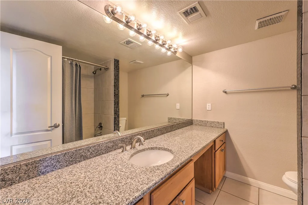 714 Oakmont, Las Vegas, NV 89109