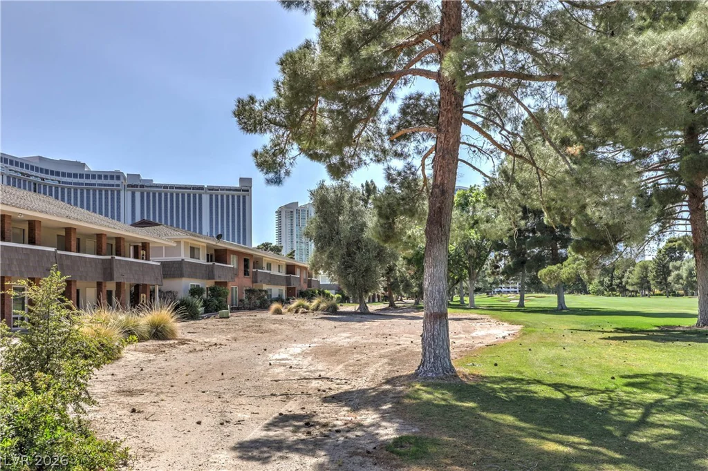 714 Oakmont, Las Vegas, NV 89109