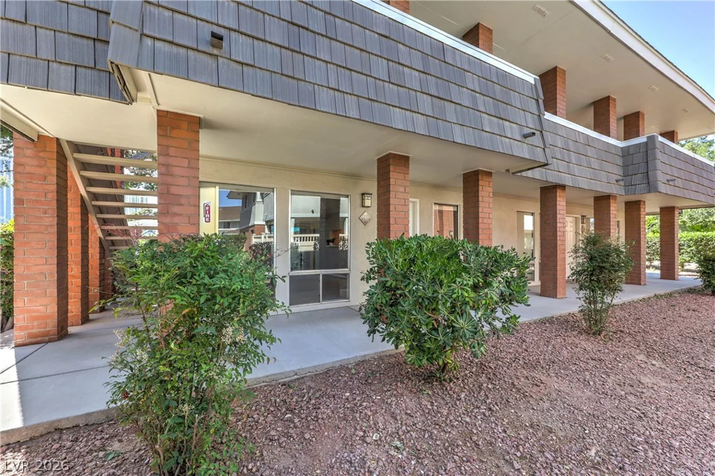 714 Oakmont, Las Vegas, NV 89109