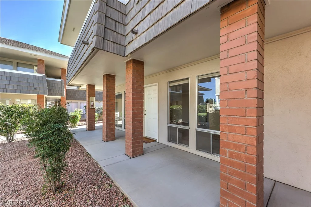 714 Oakmont, Las Vegas, NV 89109