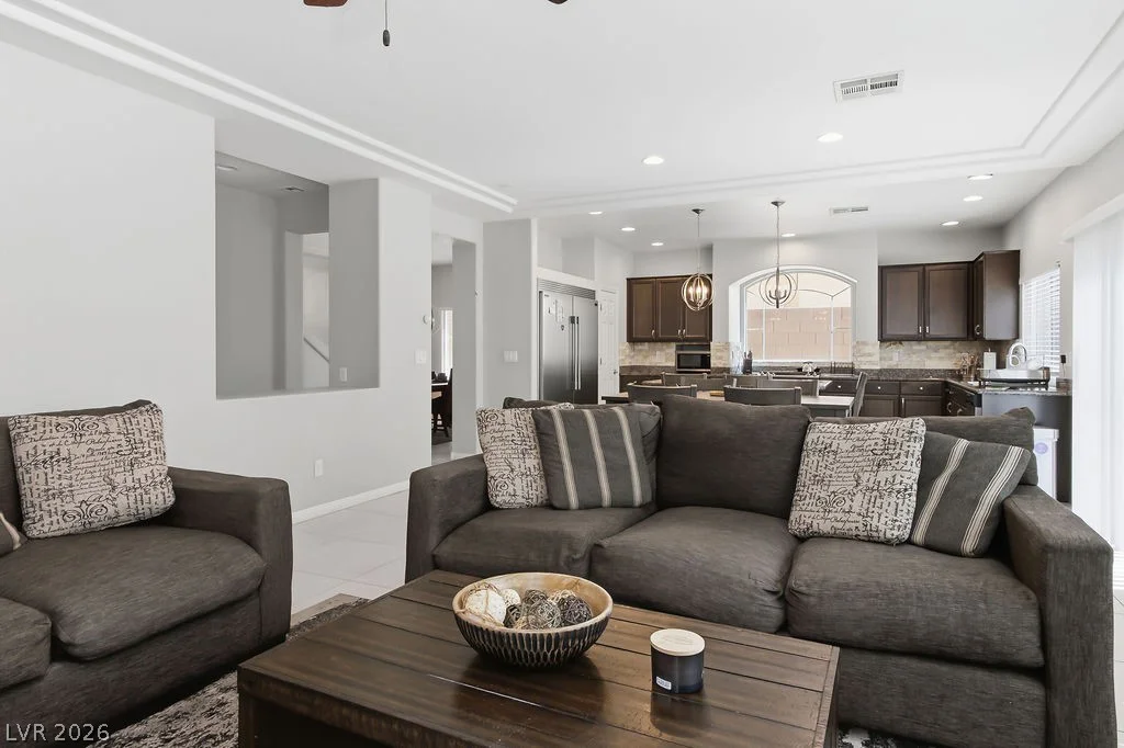 10153 Cascadia Creek, Las Vegas, NV 89141