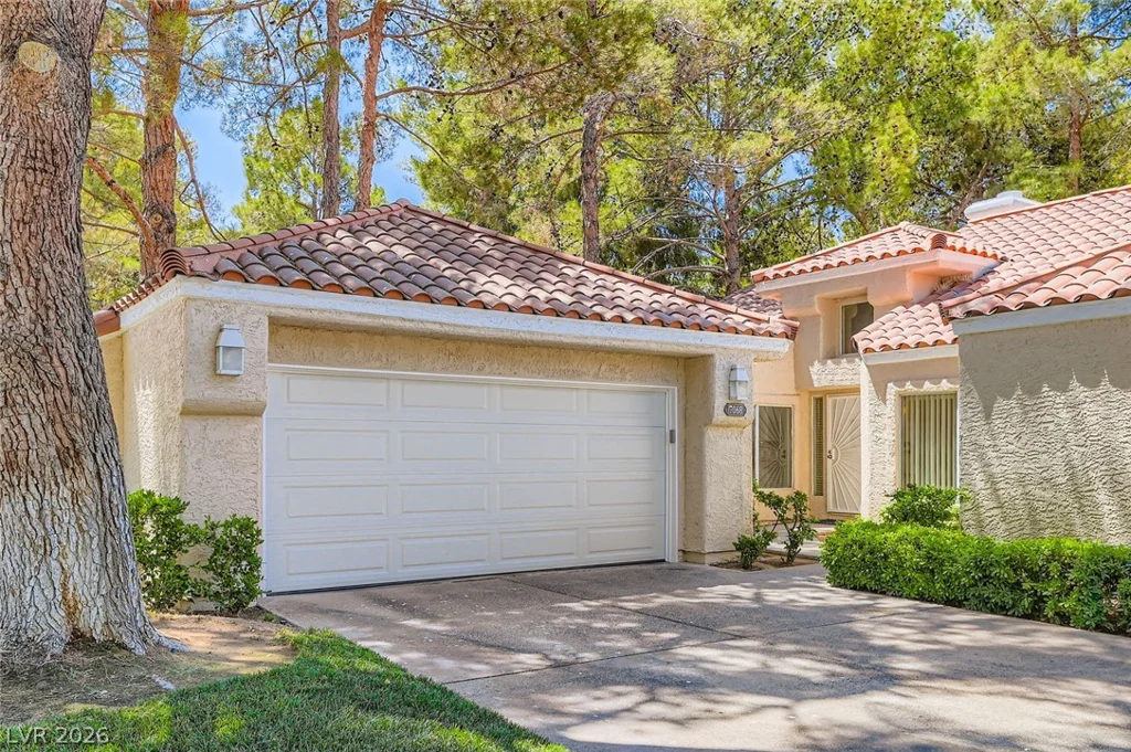 7068 Bright Springs, Las Vegas, NV 89113