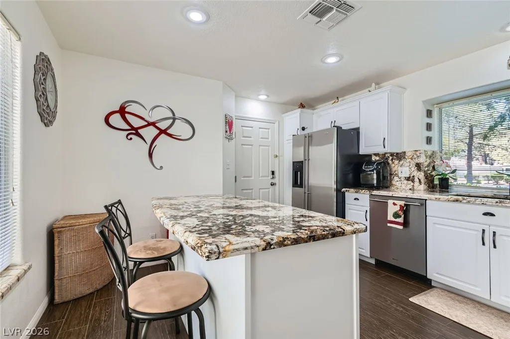 7068 Bright Springs, Las Vegas, NV 89113