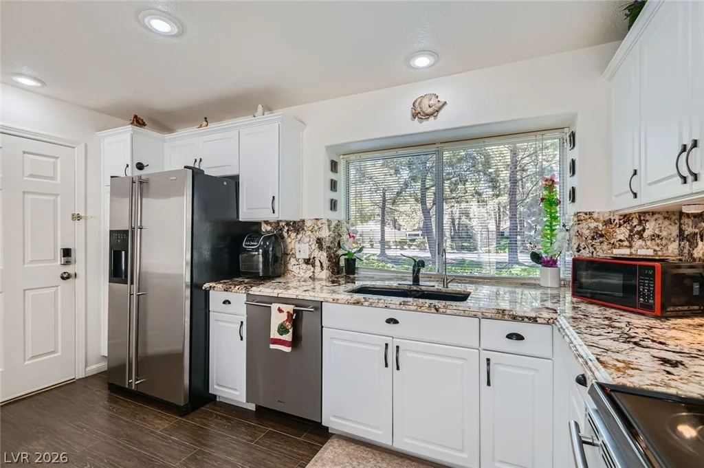 7068 Bright Springs, Las Vegas, NV 89113