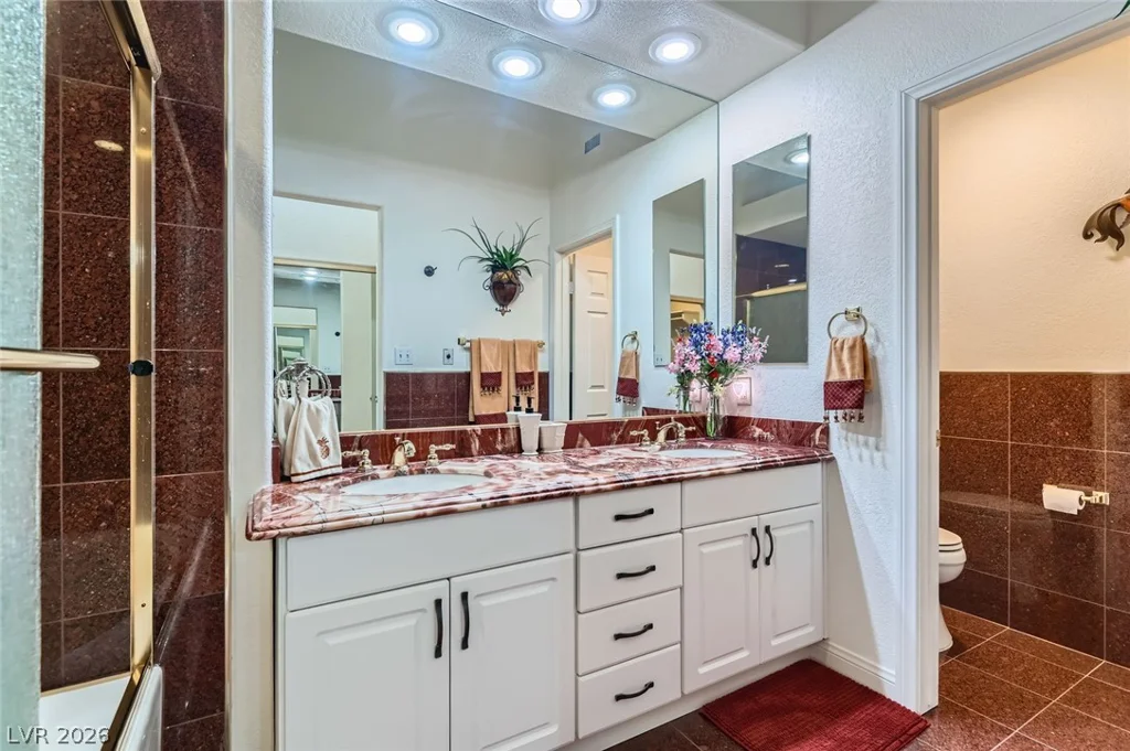 7068 Bright Springs, Las Vegas, NV 89113