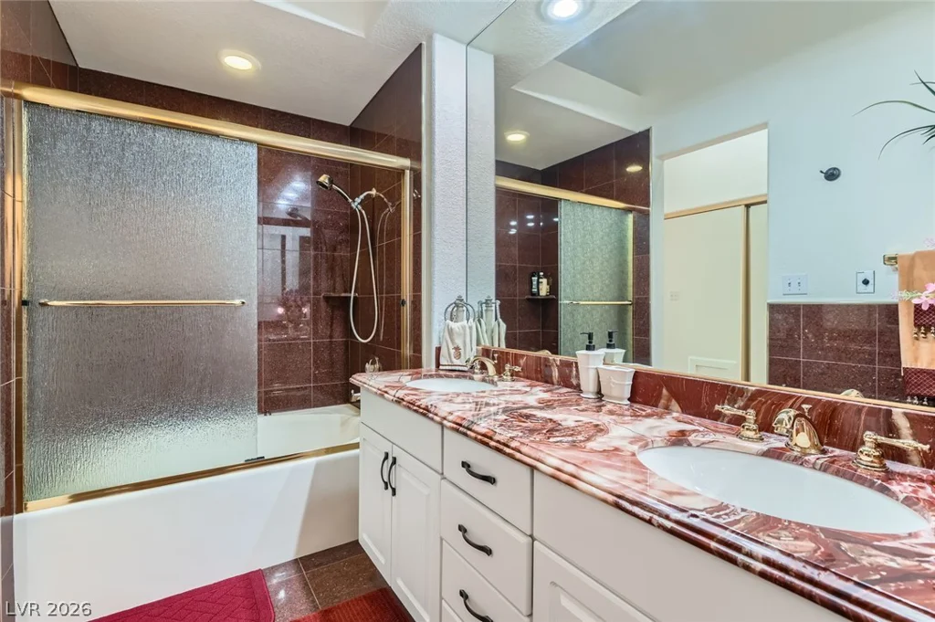 7068 Bright Springs, Las Vegas, NV 89113