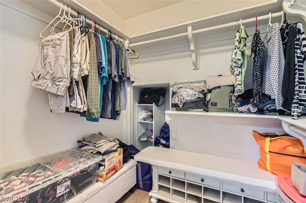 7068 Bright Springs, Las Vegas, NV 89113