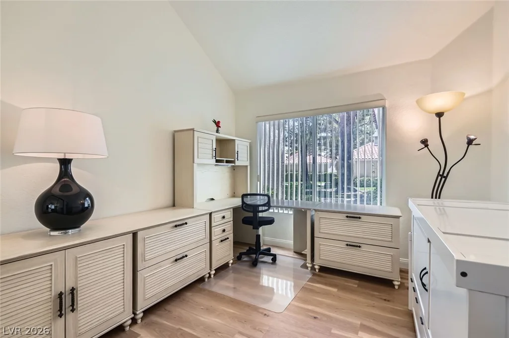 7068 Bright Springs, Las Vegas, NV 89113