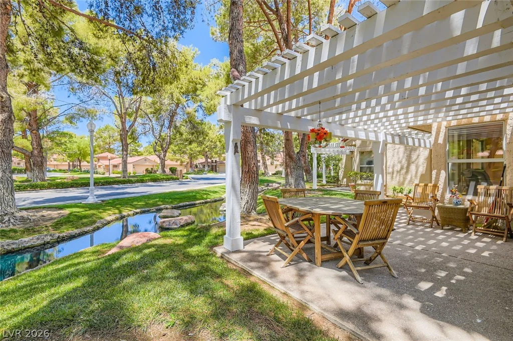 7068 Bright Springs, Las Vegas, NV 89113