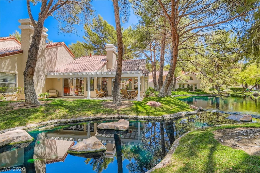 7068 Bright Springs, Las Vegas, NV 89113