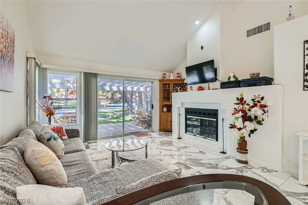 7068 Bright Springs, Las Vegas, NV 89113