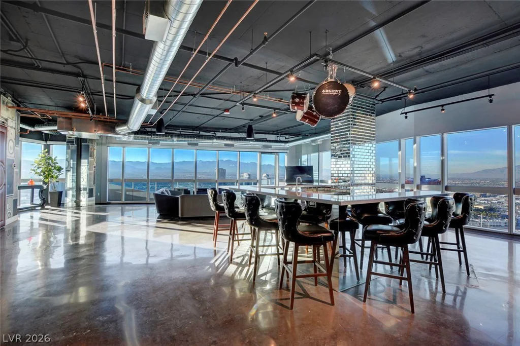 4471 DEAN MARTIN, Las Vegas, NV 89103