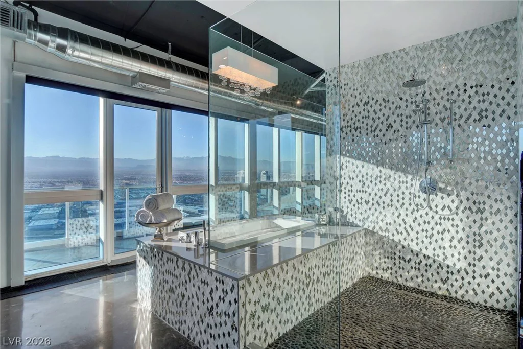 4471 DEAN MARTIN, Las Vegas, NV 89103