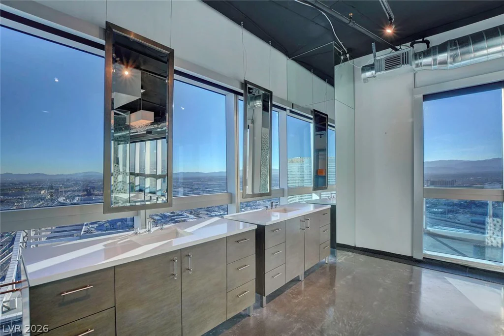 4471 DEAN MARTIN, Las Vegas, NV 89103