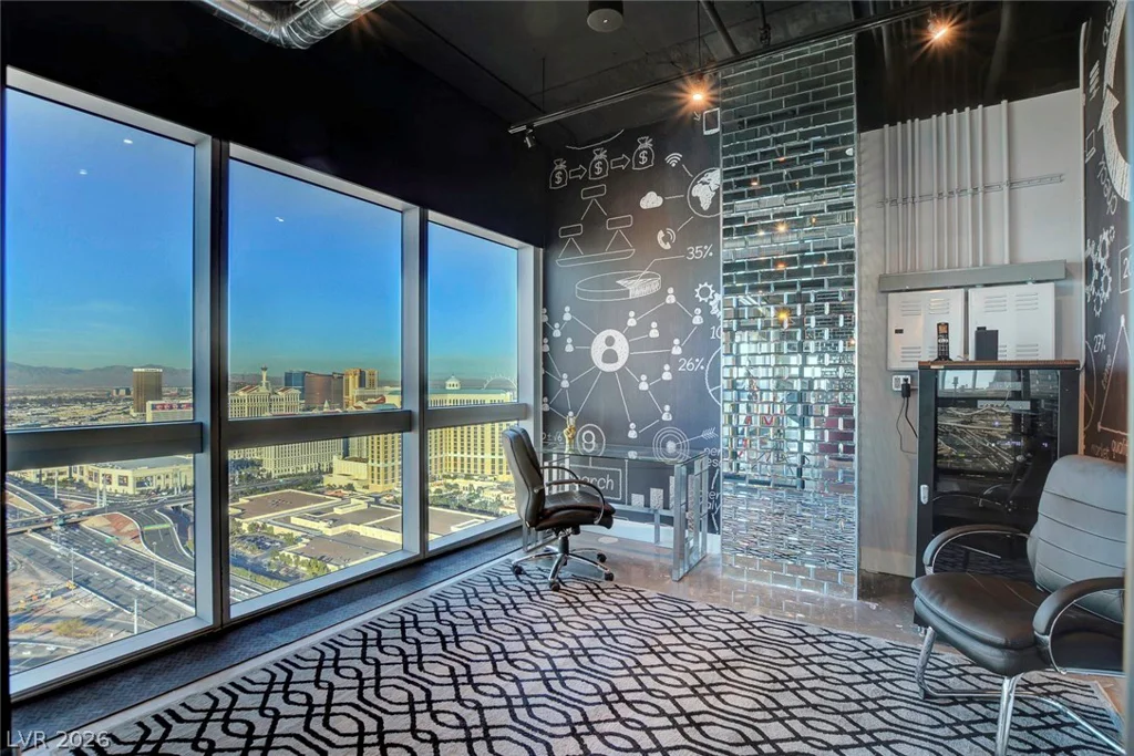4471 DEAN MARTIN, Las Vegas, NV 89103