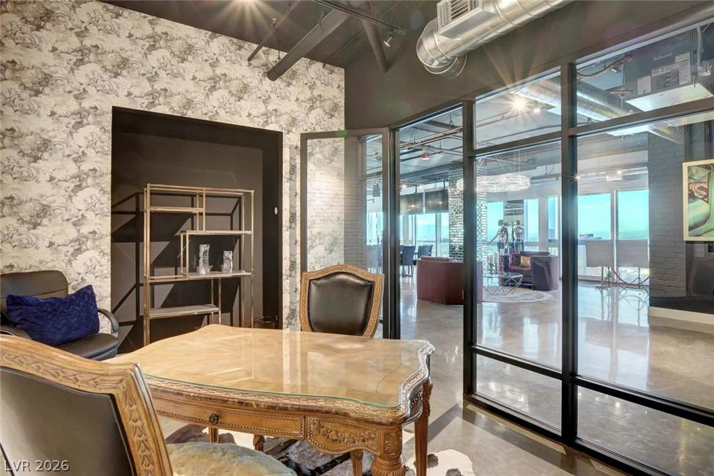 4471 DEAN MARTIN, Las Vegas, NV 89103