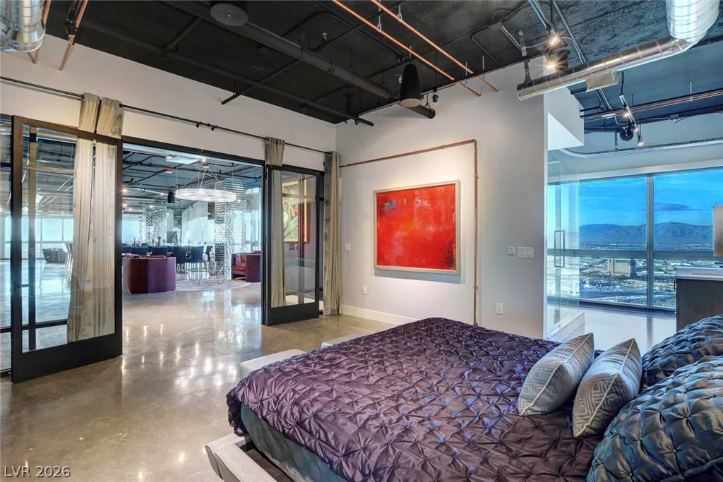 4471 DEAN MARTIN, Las Vegas, NV 89103