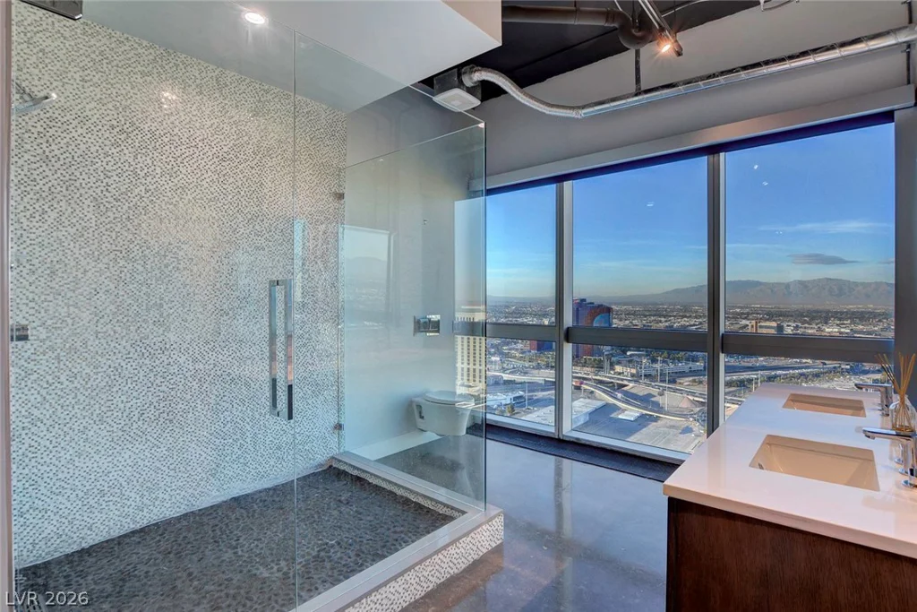 4471 DEAN MARTIN, Las Vegas, NV 89103