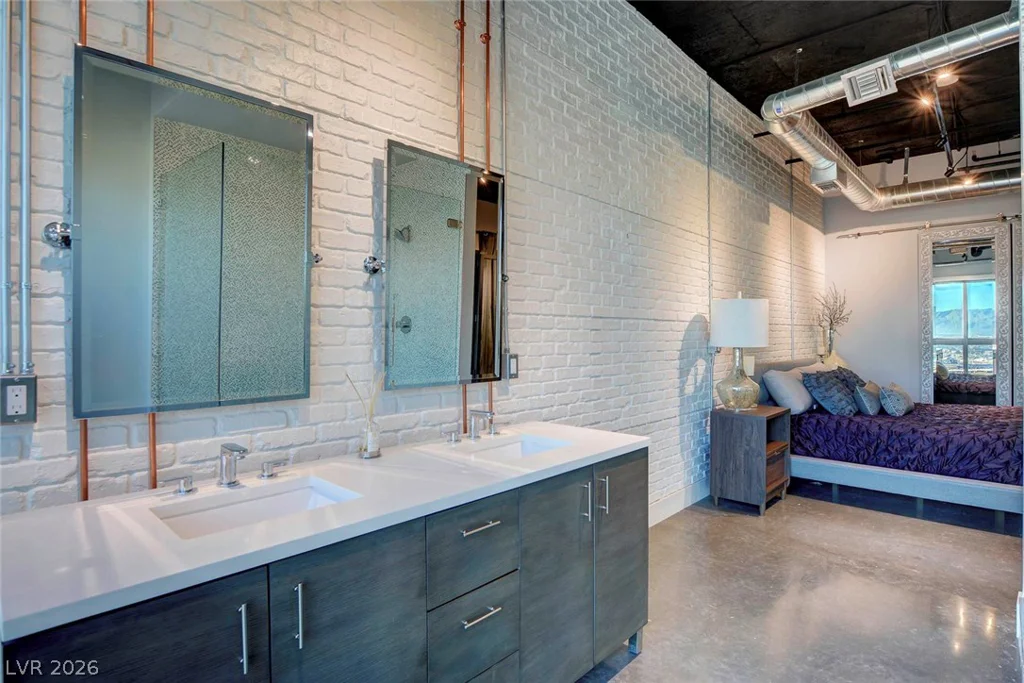 4471 DEAN MARTIN, Las Vegas, NV 89103