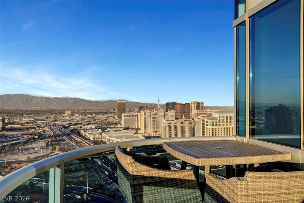 4471 DEAN MARTIN, Las Vegas, NV 89103