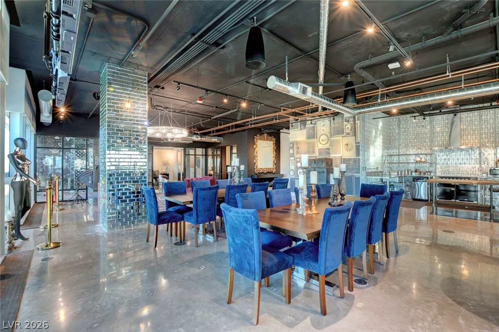4471 DEAN MARTIN, Las Vegas, NV 89103