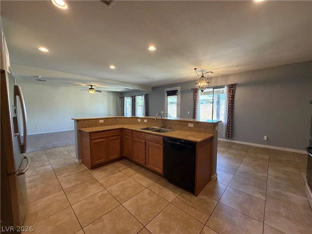 104 Delighted, North Las Vegas, NV 89031