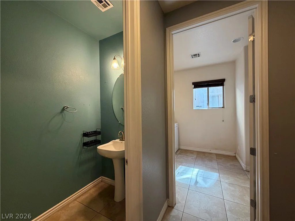 104 Delighted, North Las Vegas, NV 89031