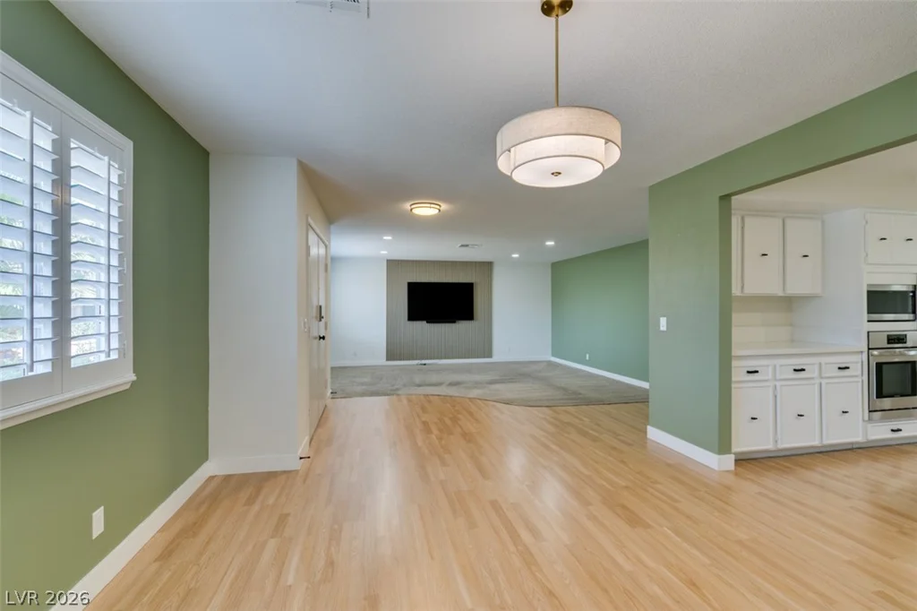 3169 Desmond, Las Vegas, NV 89121
